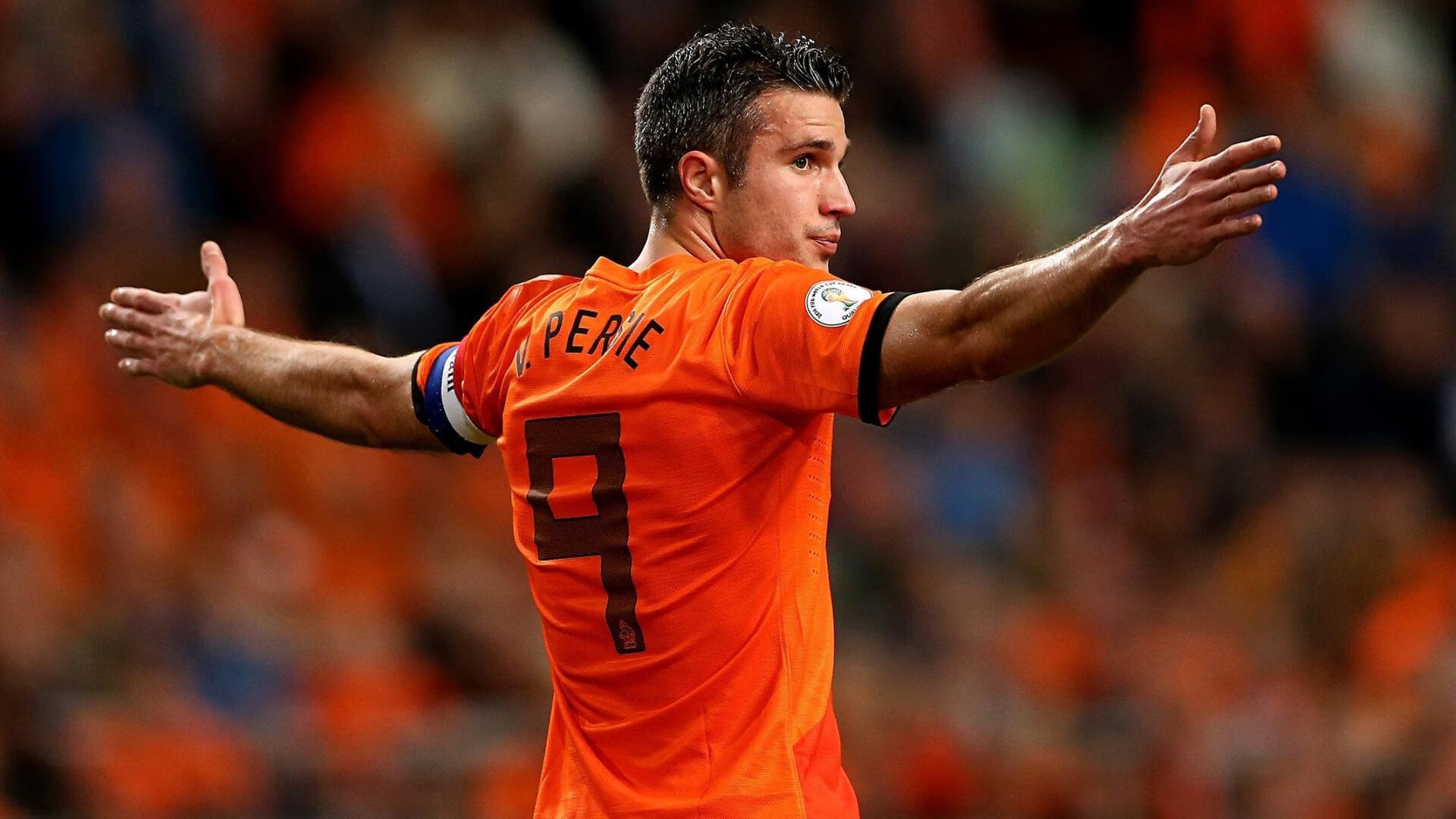 “阿仙奴连连反击，热刺防线面临考验”